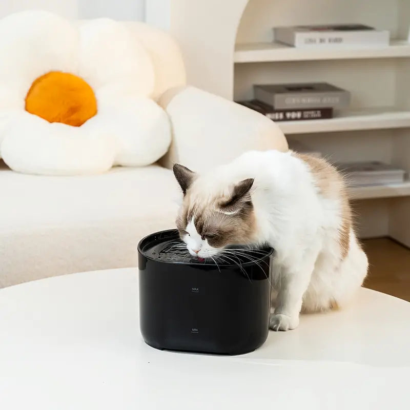 Intelligenter USB-betriebener 2,2-Liter-Haustiertrinkbrunnen für Katzen und Hunde – Schwarz